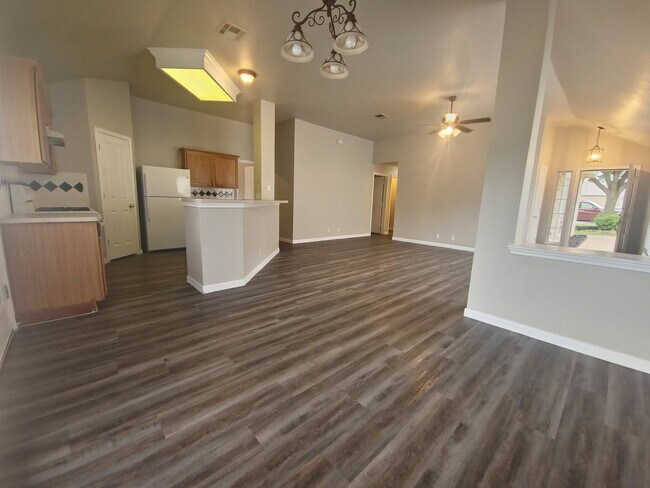 Foto del edificio - Charming 4 Bedroom Home