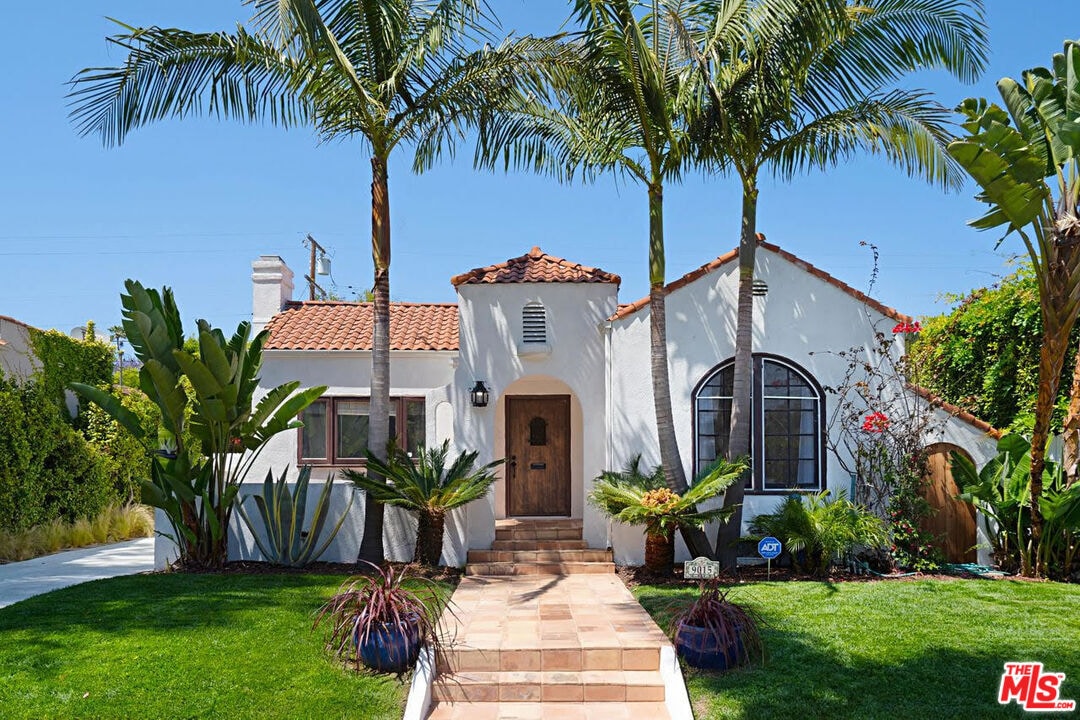 Foto principal - 9015 Rosewood Ave