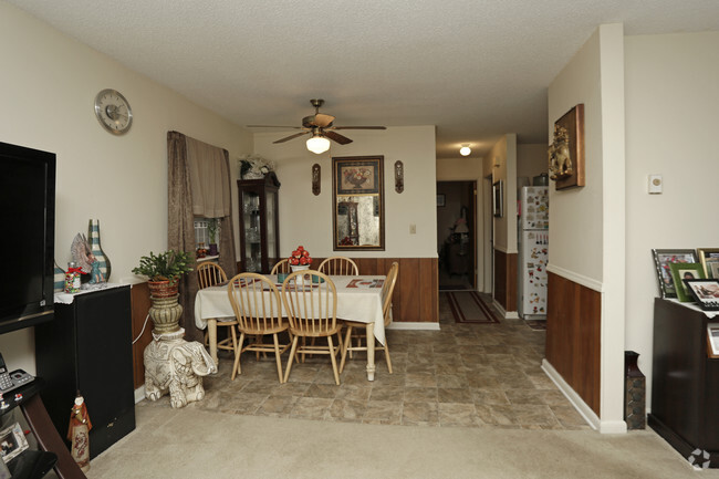 Interior Photo - L & H Apartments