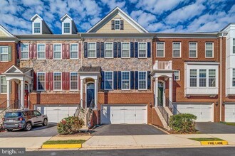 Building Photo - 20637 Erskine Terrace