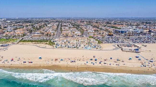 Building Photo - 711 Pacific Coast Hwy