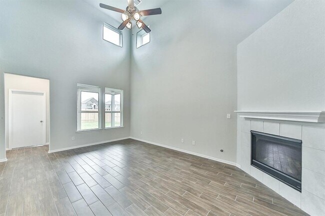 Foto del edificio - 2323 Honey Heights Ln