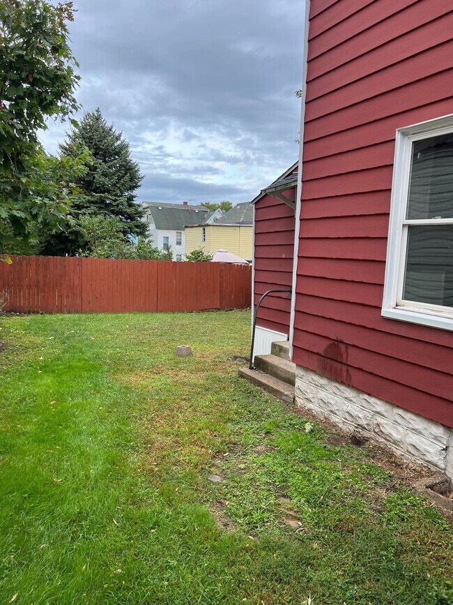 Foto del edificio - 4 br, 1 bath House - 410 Wallace st