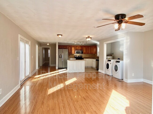 Foto del edificio - 2922 Hollister Ave
