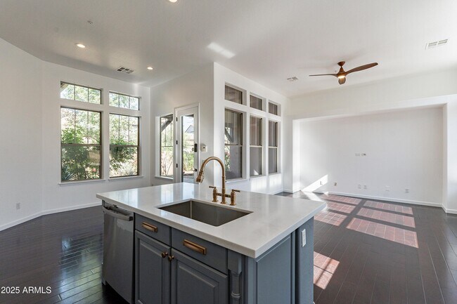 Foto del edificio - 18169 N 92nd St