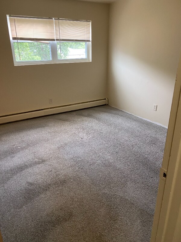 2821 Parkman Rd NW, Warren, OH 44485 Room for Rent in Warren, OH