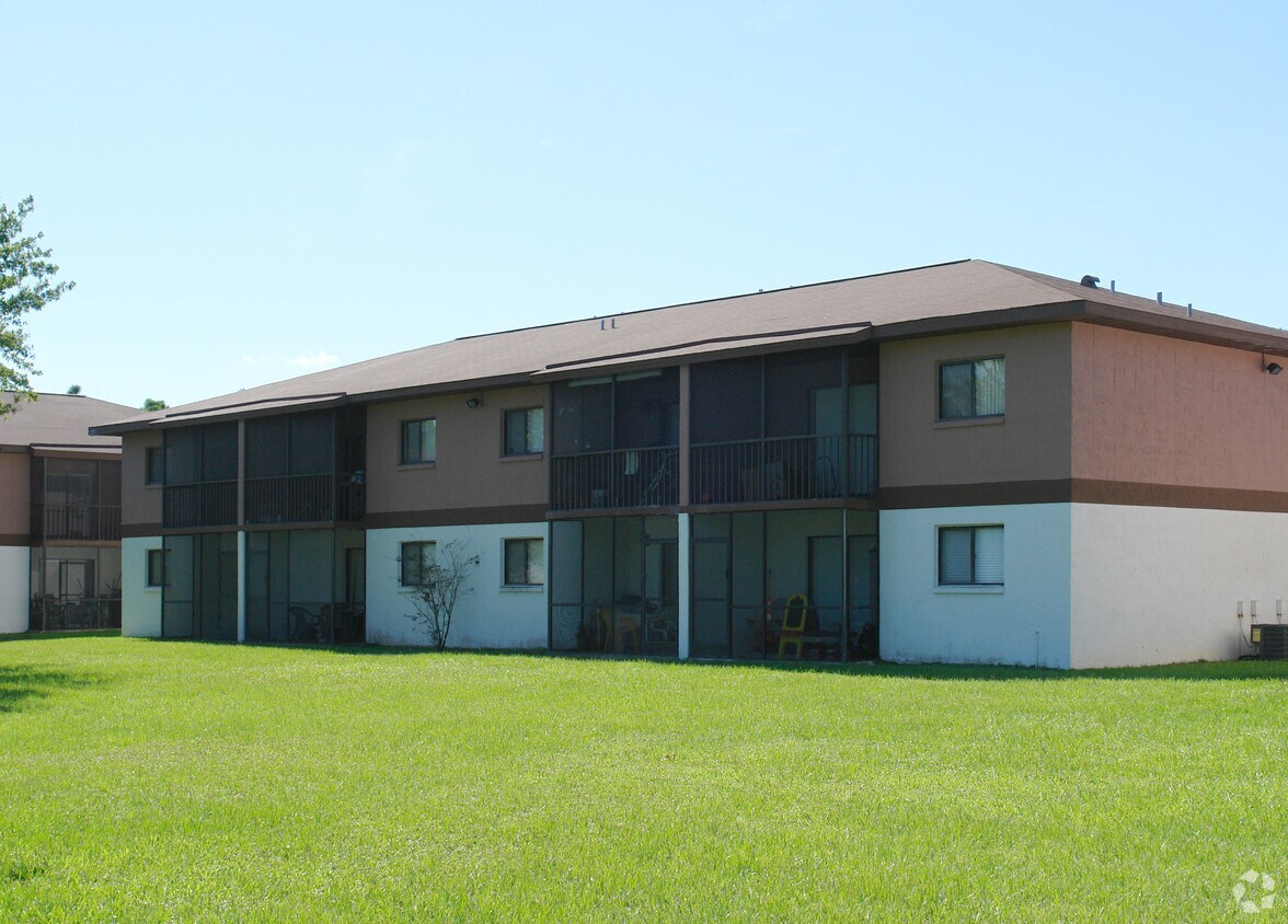 Foto del edificio - College Club Condominiums
