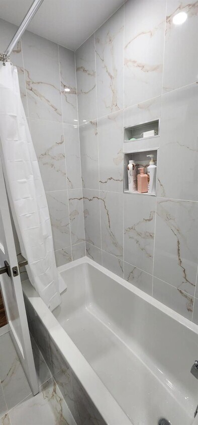 Foto principal - 218 Juniper Cir S