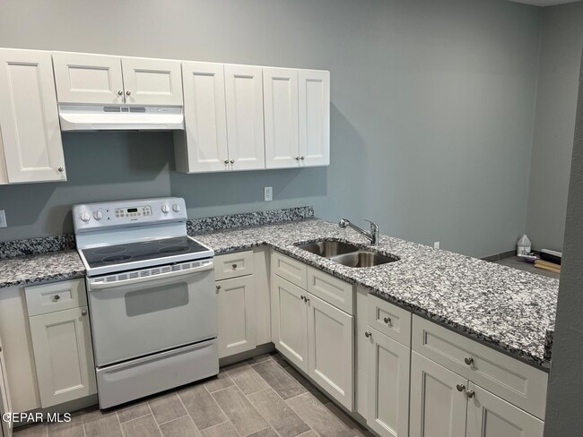 Building Photo - 13380 Soleen Rd