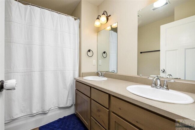 Foto del edificio - 4 bed 2.5 bath home for rent!