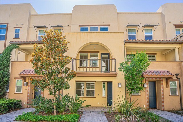 Foto principal - 5736 Spring St