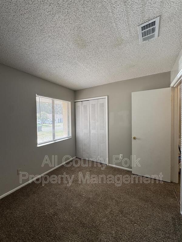 Foto del edificio - 9919 Burl Way