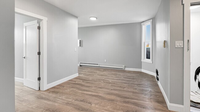 Foto del edificio - 97 Reservoir Ave