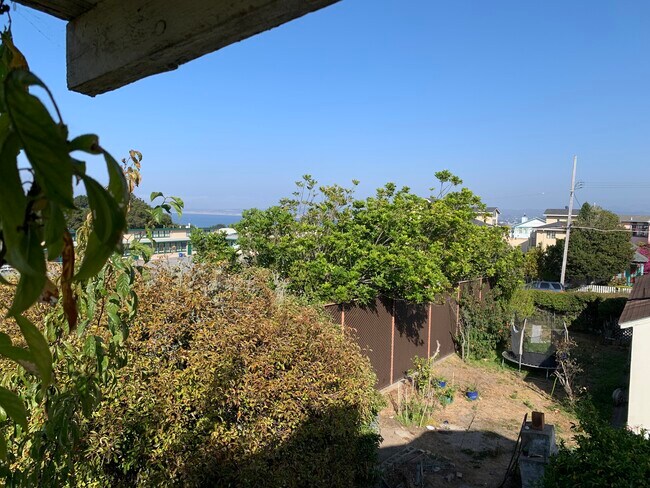 Foto del edificio - 221 Anita St