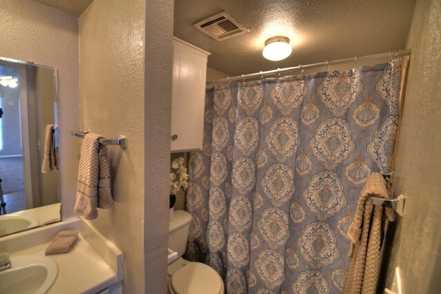 Primary Photo - Very cute 2 bed 2 bath!!