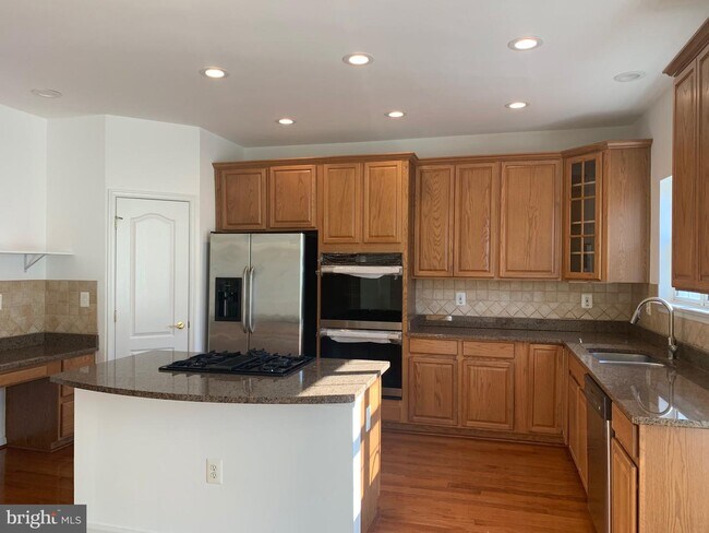 Building Photo - 9793 Corbett Pl