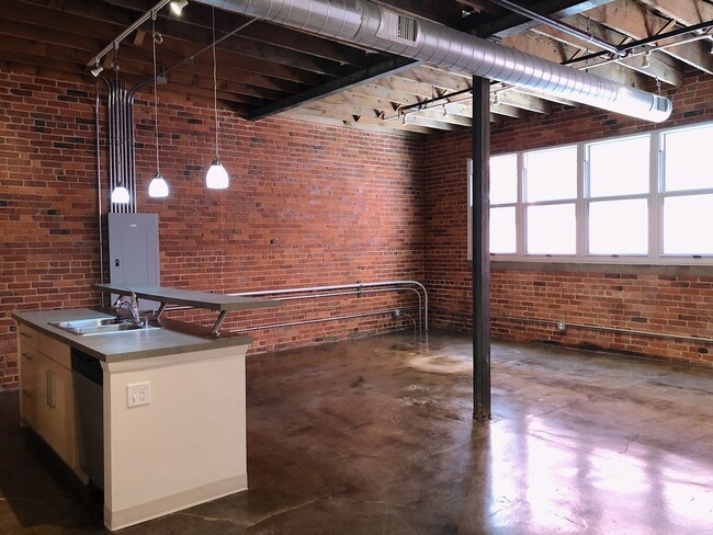 Building Photo - 1230 P St