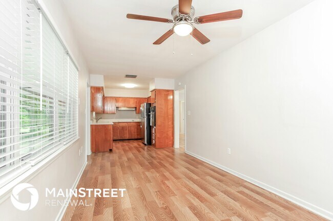 Foto del edificio - 5913 Wolf Rd