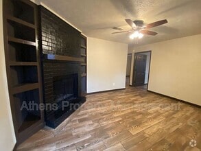 Building Photo - 1033 Alpine Ct
