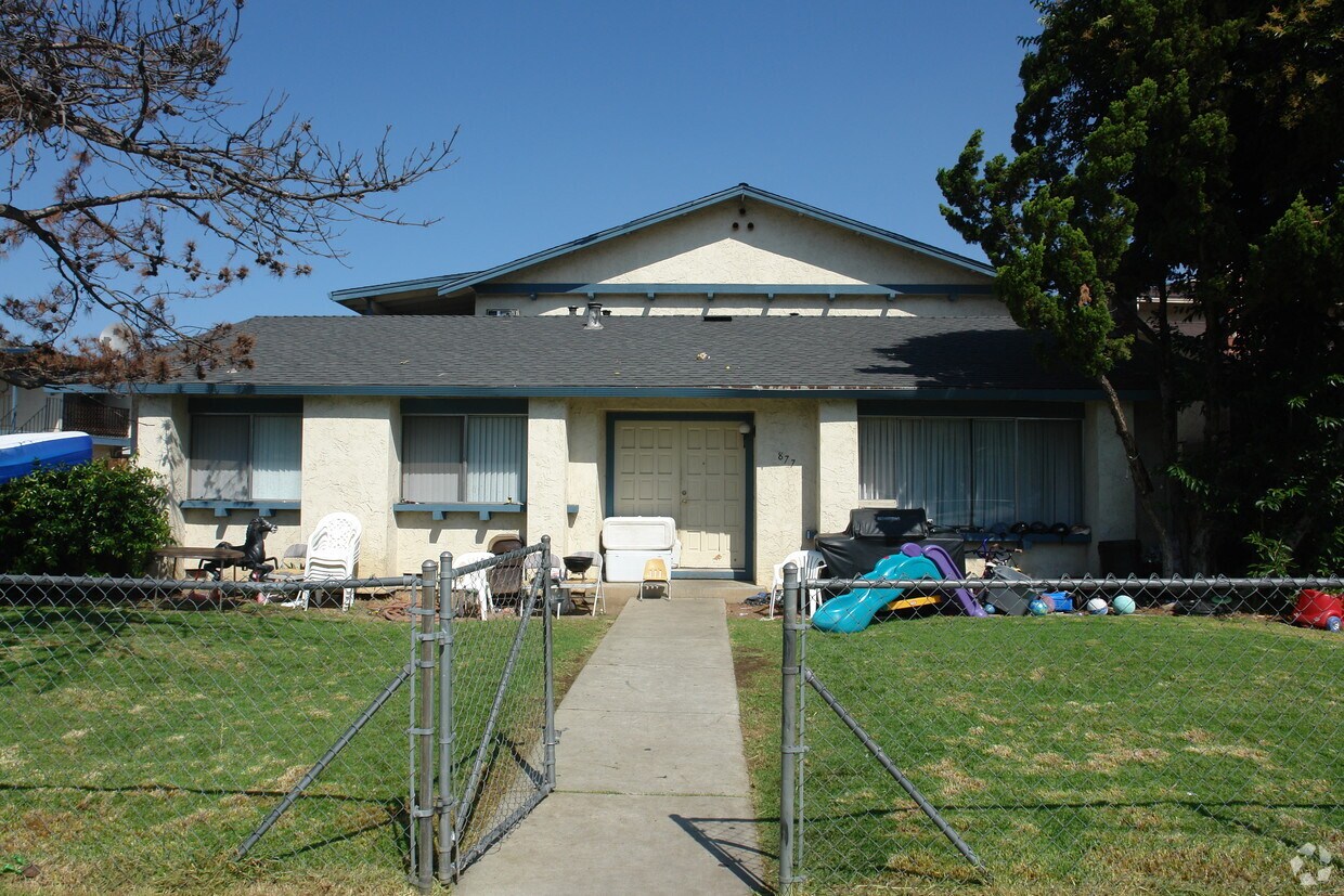 Building Photo - 877 W Branham Ln