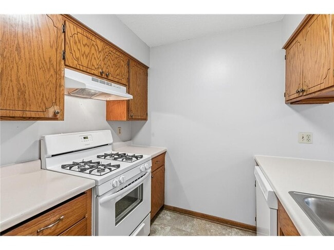 Foto del edificio - 1347 Hadley Ave N