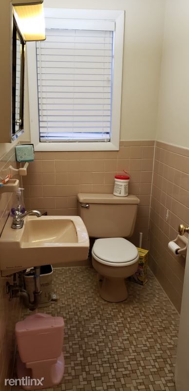 Building Photo - 3 br, 1.5 bath Townhome - 137 Gould Street