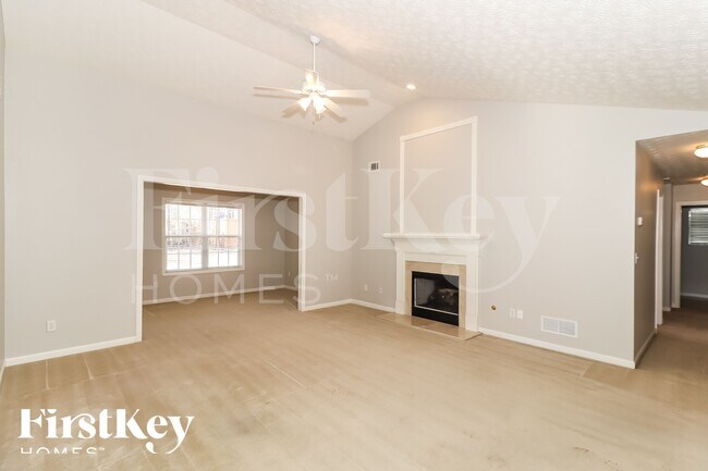 Foto del edificio - 1099 Harbins Pass Dr