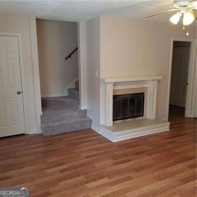 Foto del edificio - 206 Mill Creek Pl