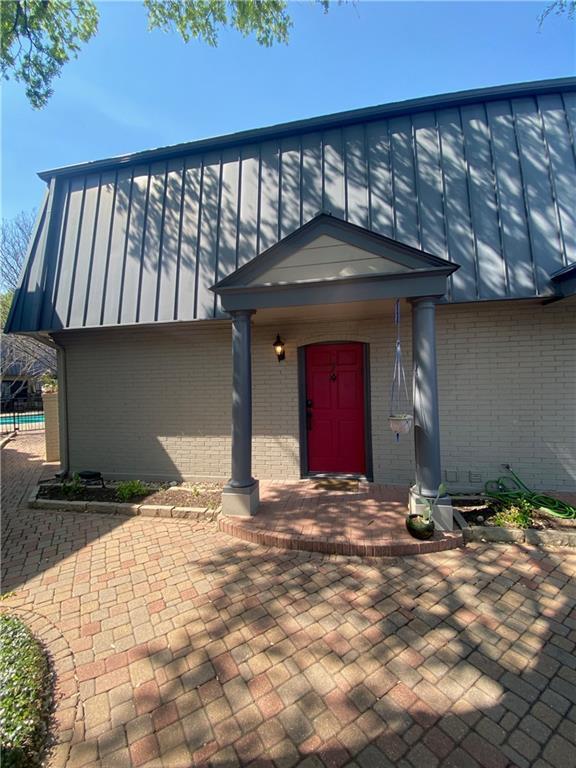 Foto principal - 2500 Steck Ave