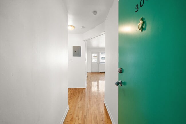 Building Photo - 2775 Av De Kent