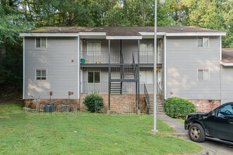 Building Photo - 1700 14th Ave E