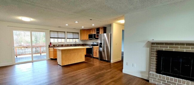 Foto del edificio - Beautiful 5- bedroom home near TCC