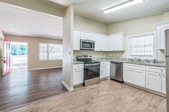 Foto del edificio - 16 Bromack Dr SE