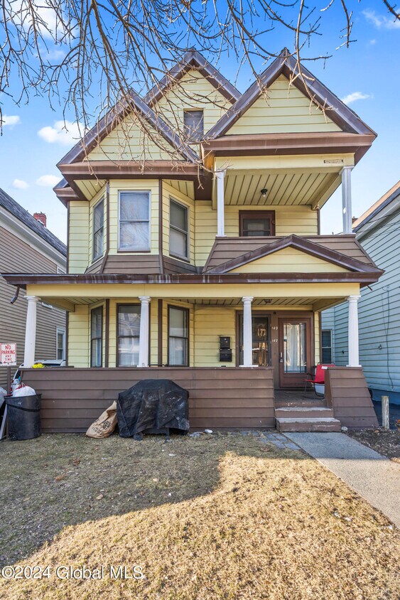 Primary Photo - 147 McClellan St