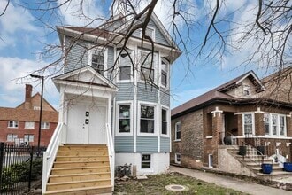Building Photo - 1407 S 59th Ct
