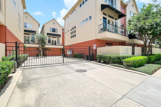 Foto del edificio - 2437 South Blvd