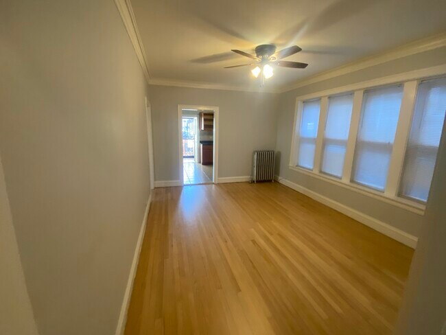 Building Photo - 2115 W Arthur Ave