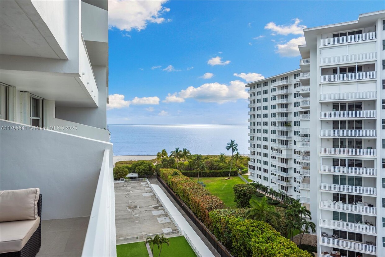 Foto principal - 199 Ocean Ln Dr