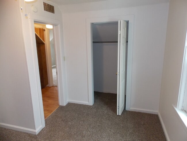 Building Photo - 207 9th Ave N