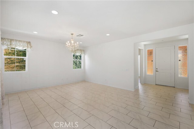 Building Photo - 309 W Via Rua Flores