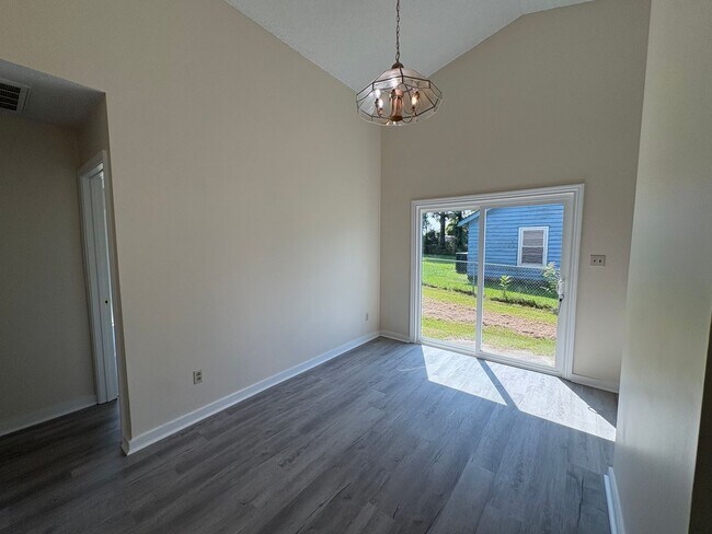 Foto del edificio - 3706 Dovefield Ct