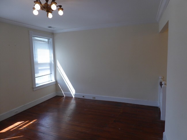 Building Photo - 2115 Newport Pl NW