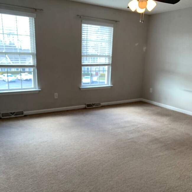 Building Photo - Tavern Grove Townhome in Campbell County