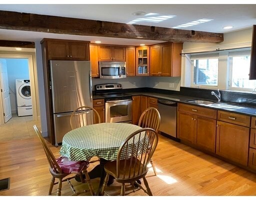 Building Photo - 191 South St