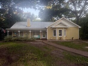 Building Photo - 3785 FM 913