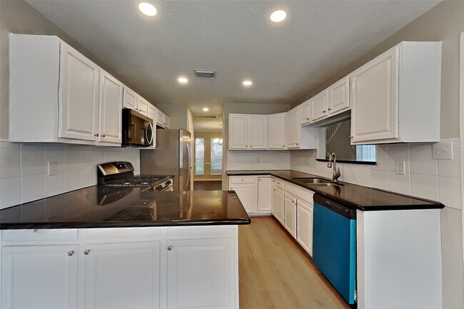 Building Photo - 1343 Edenderry Ln