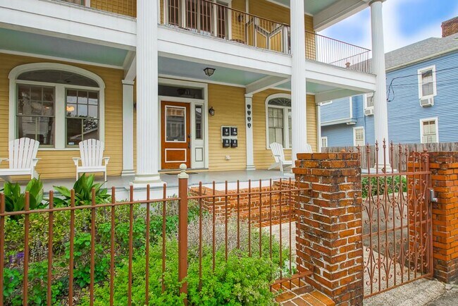 Building Photo - 1722 Jackson Ave