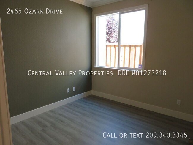 Foto del edificio - 2465 Ozark Dr