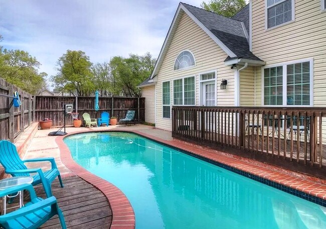 Foto del edificio - Executive Living in Norman complete with N...