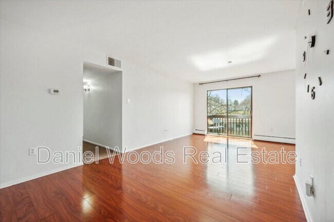 Building Photo - 280 Bridgewater Rd